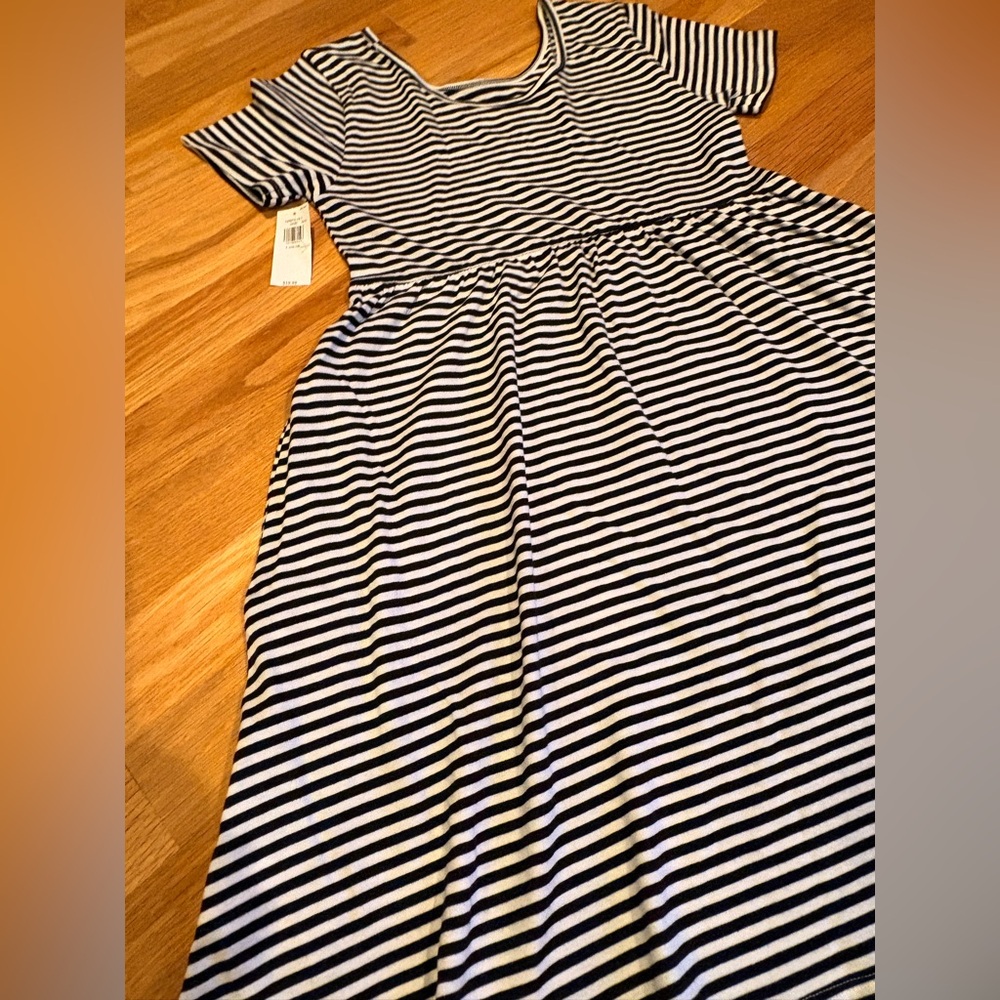 Kids Old Navy Black and White Striped Dress